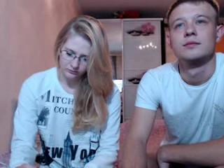 hot_live_cum has an ohmibod deep inside of her pussy while she's fucking her ass with a dildo