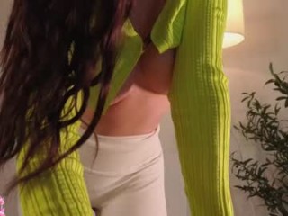 ericamiracle15 broadcast cum shows featuring this hottie shamelessly getting an incredible orgasm