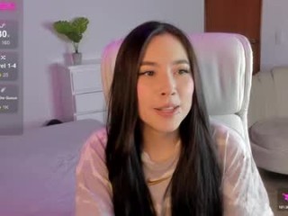 bubblee_gumm broadcast dirty squirting sessions with tons of close-up shots of pussy